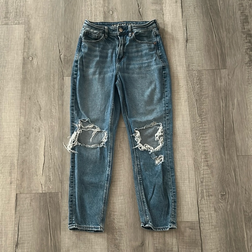 American eagle mom jeans, ripped high waisted.